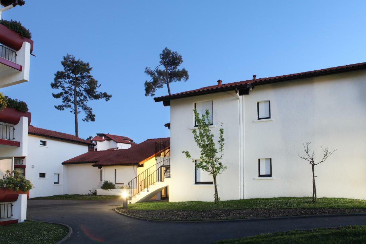 Vvf Residence Англе Екстериор снимка